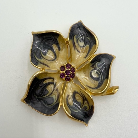 Vintage Gold Tone Enamel with Rhinestone Center Flower Brooch - Picture 4 of 6